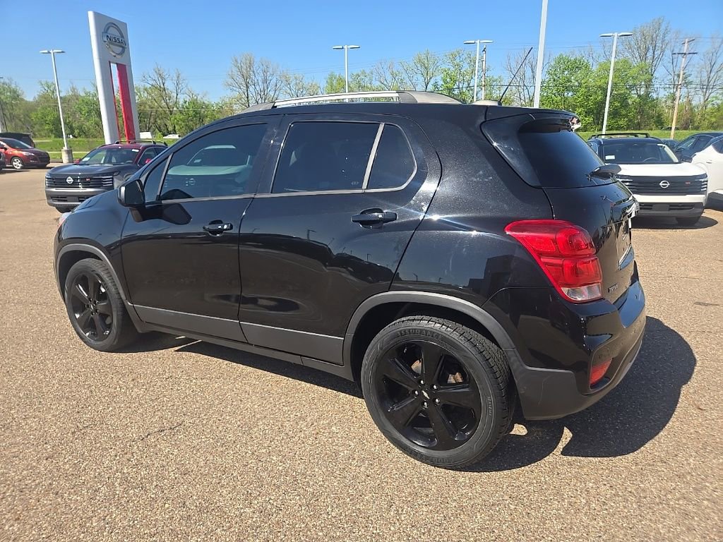 Used 2018 Chevrolet Trax Premier w/ Midnight Edition FWD image 5