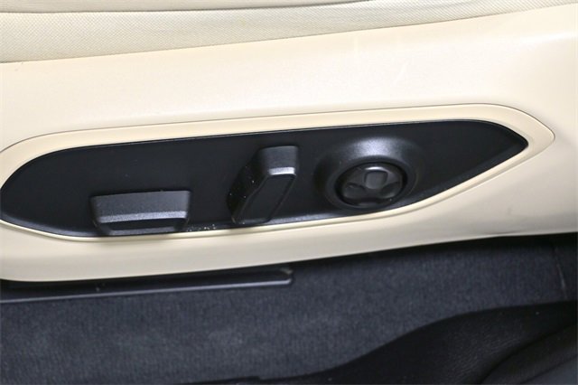 Used 2023 Jeep Grand Cherokee 4WD 4xe image 12