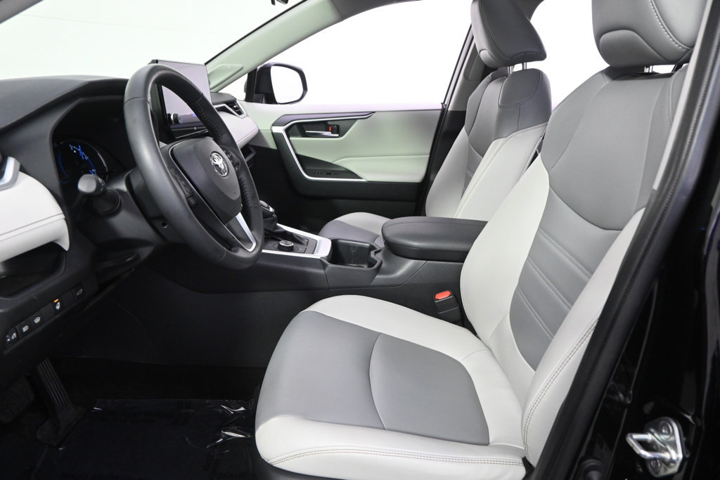 Used 2023 Toyota RAV4 XLE Premium AWD/4WD image 13