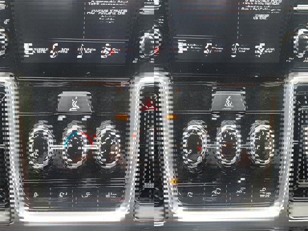 Used 2023 Kia Sorento LX image 23