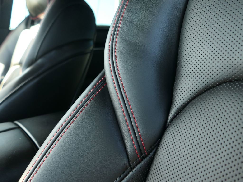 Used 2024 Maserati Levante GT Ultima image 12