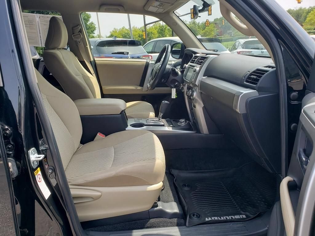 Used 2017 Toyota 4Runner SR5 AWD/4WD image 20