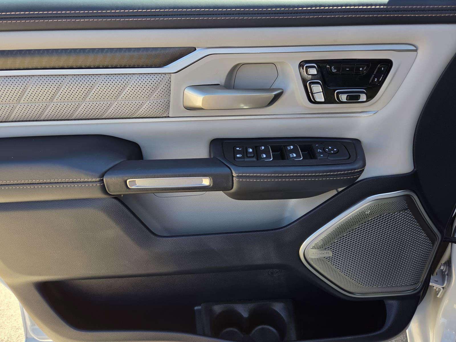 Used 2025 RAM 1500 Tungsten w/ Trailer Tow Group AWD/4WD image 17