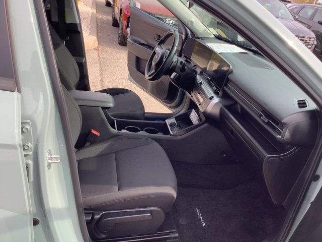 Used 2024 Hyundai Kona SEL w/ Convenience Package AWD/4WD image 17