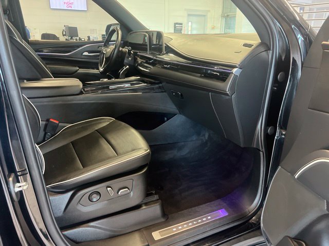 Used 2022 Cadillac Escalade Sport w/ Touring Package AWD/4WD image 18