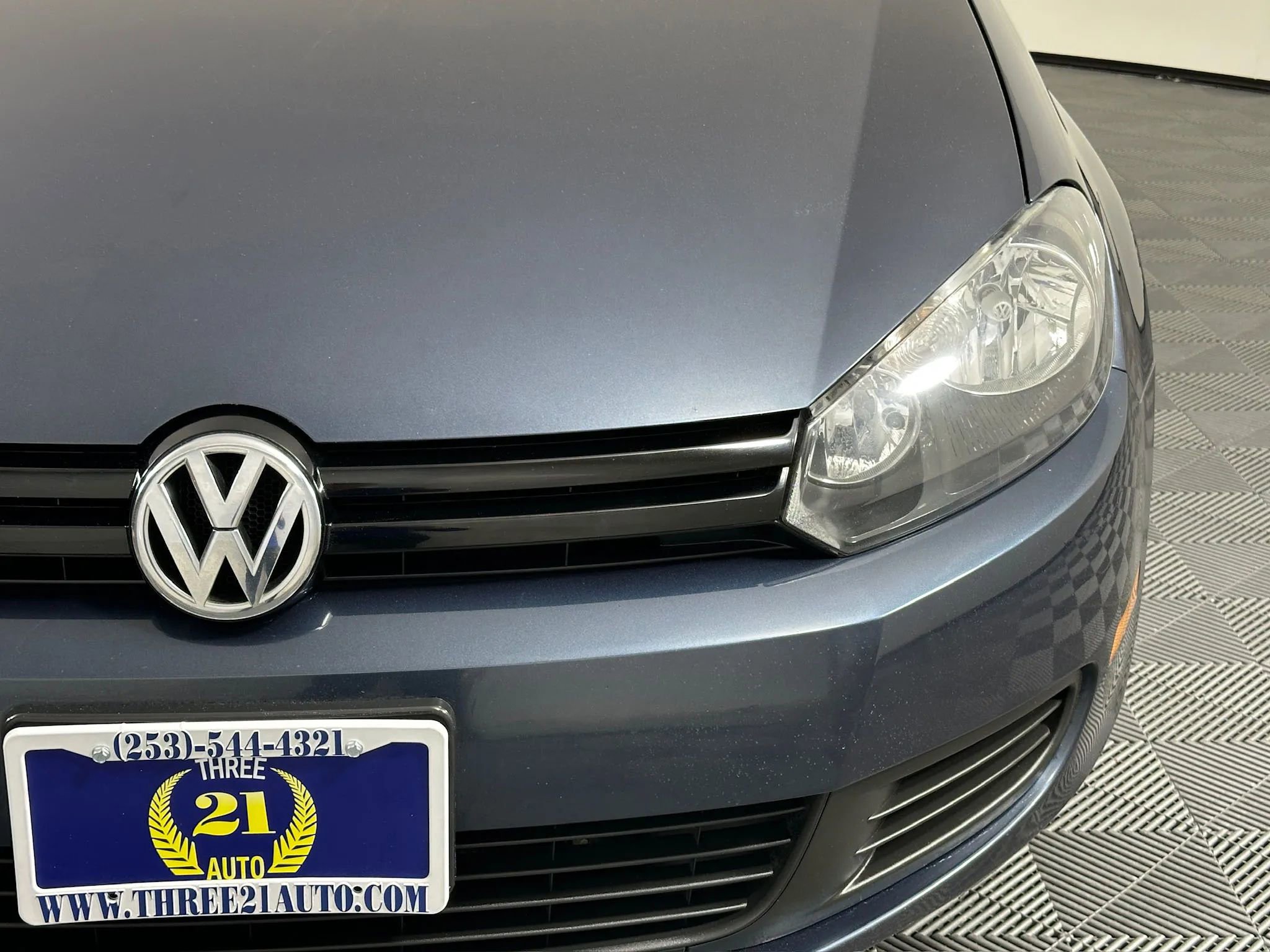 Used 2013 Volkswagen Golf 4-Door FWD image 4
