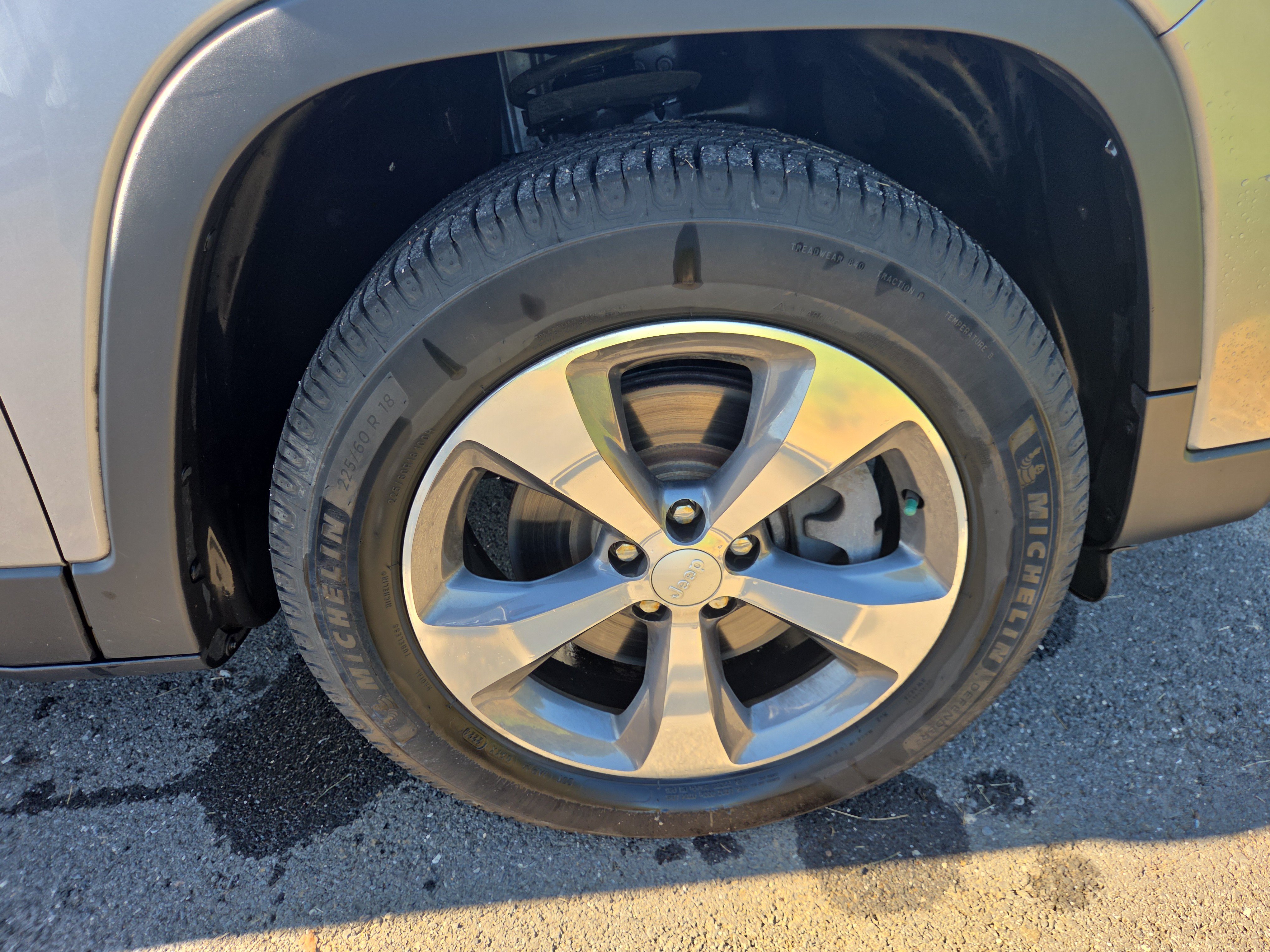 Used 2019 Jeep Cherokee Limited AWD/4WD image 30