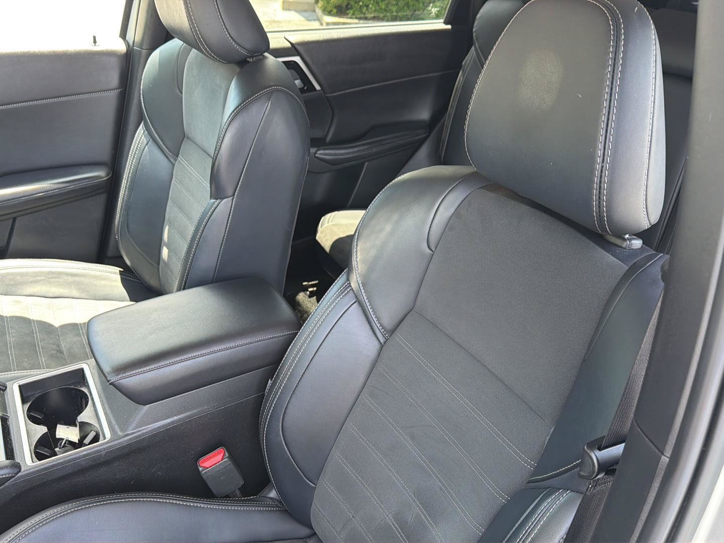 Used 2024 Mitsubishi Outlander SE FWD image 29