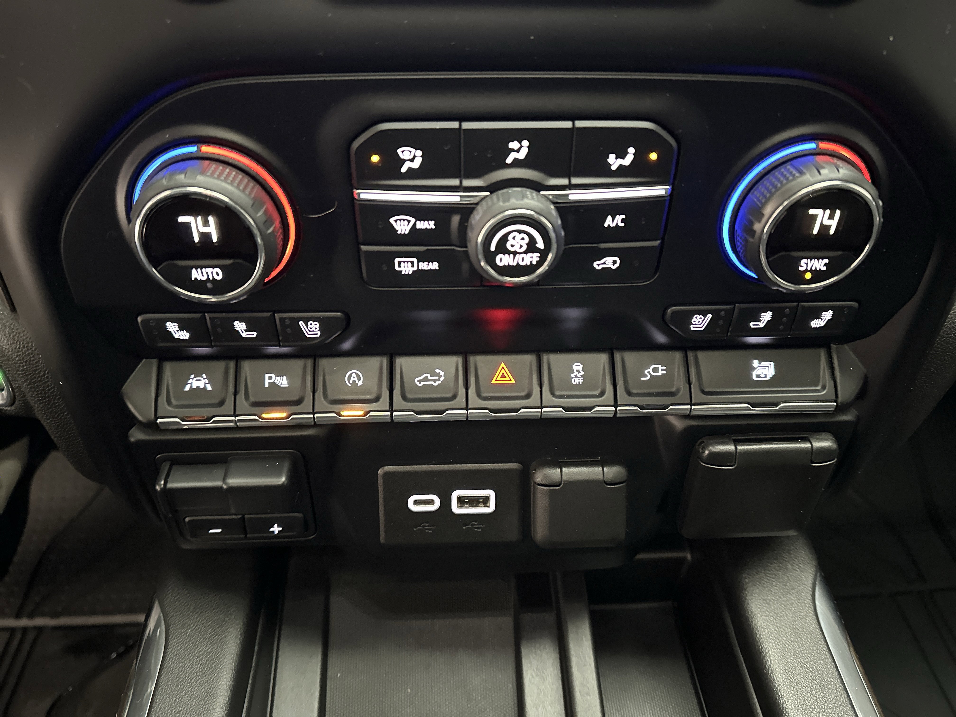 Used 2019 Chevrolet Silverado 1500 High Country image 40