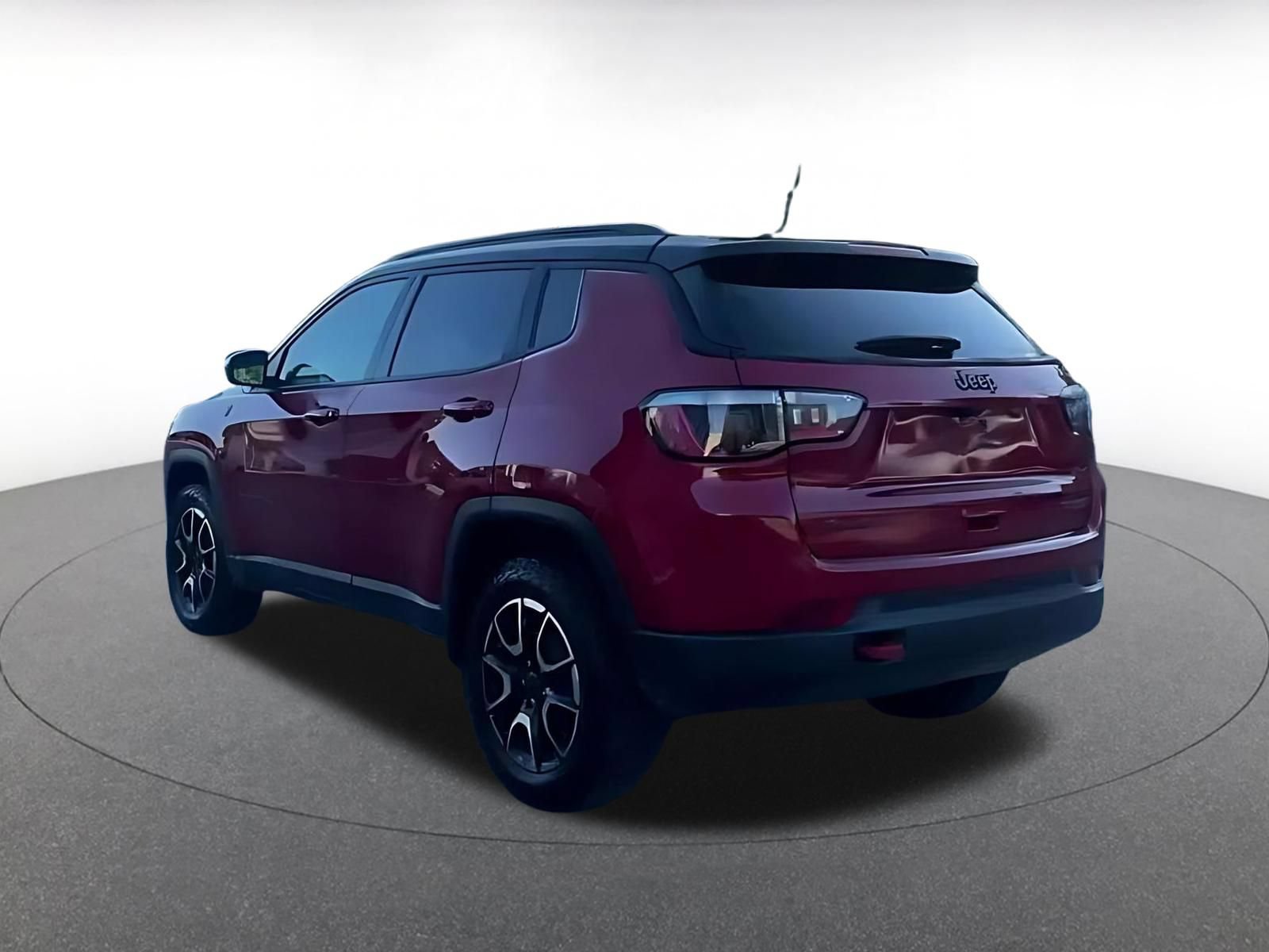 Used 2025 Jeep Compass Trailhawk AWD/4WD image 9