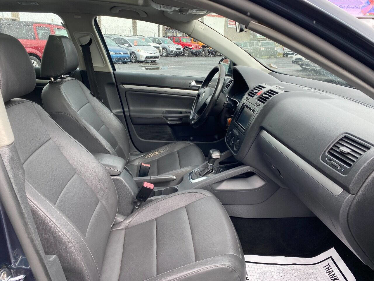 Used 2009 Volkswagen Jetta TDI image 26