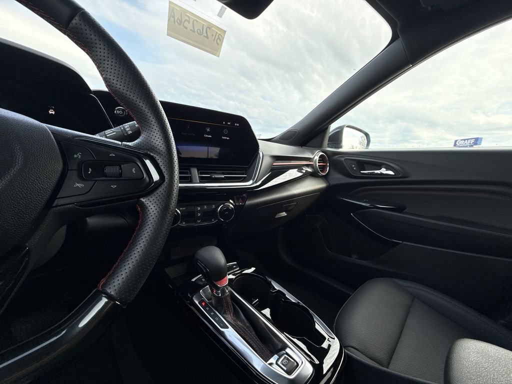 Certified 2025 Chevrolet Trax RS w/ Driver Confidence Package image 19