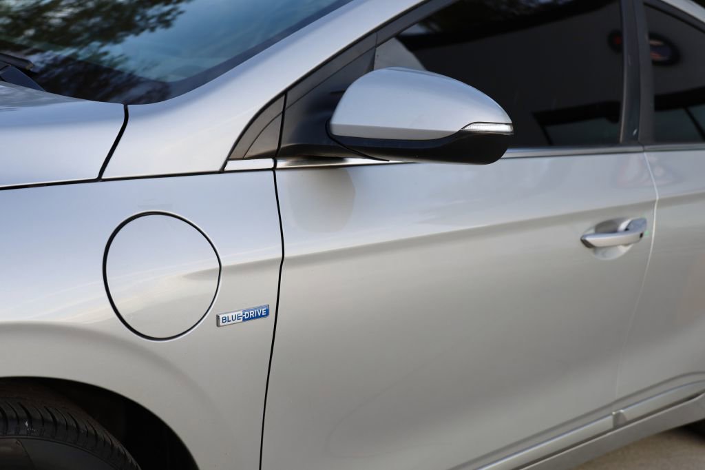 Used 2020 Hyundai Ioniq SEL image 32