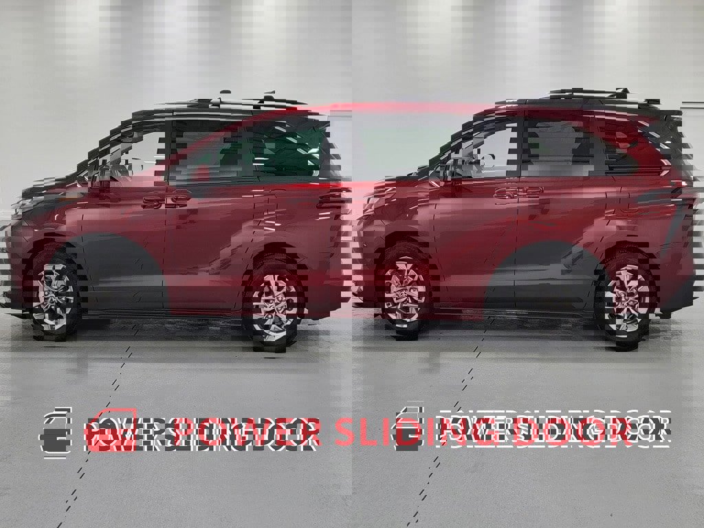 Used 2025 Toyota Sienna LE w/ LE Plus Package image 6