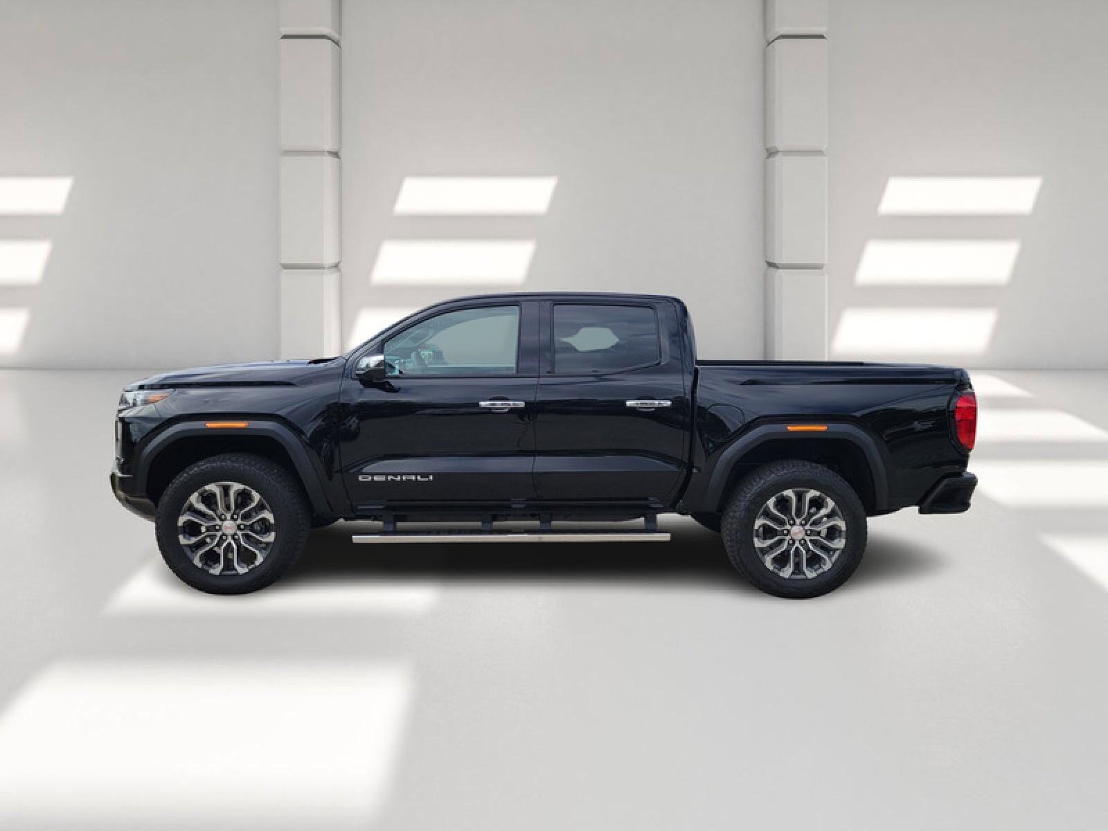 New 2026 GMC Canyon Denali image 4