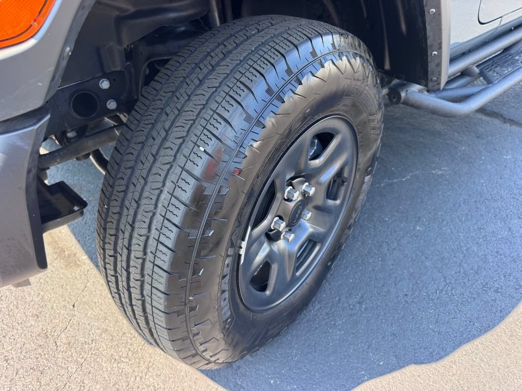 Used 2025 Jeep Wrangler Sport AWD/4WD image 37