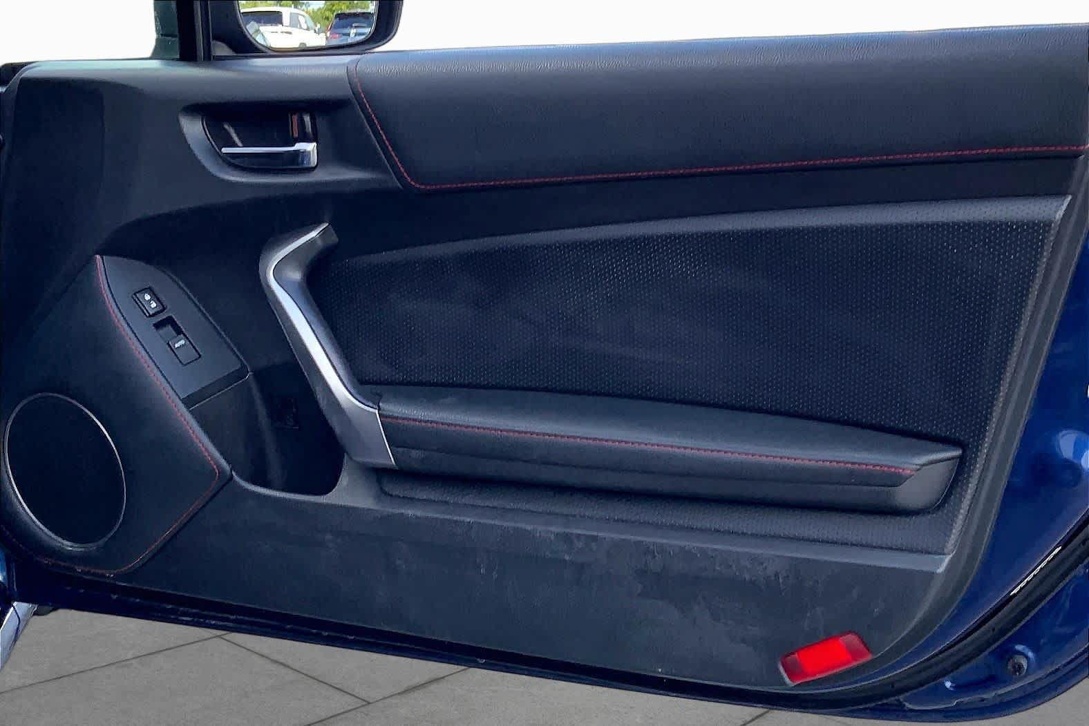 Used 2015 Scion FR-S RWD image 20