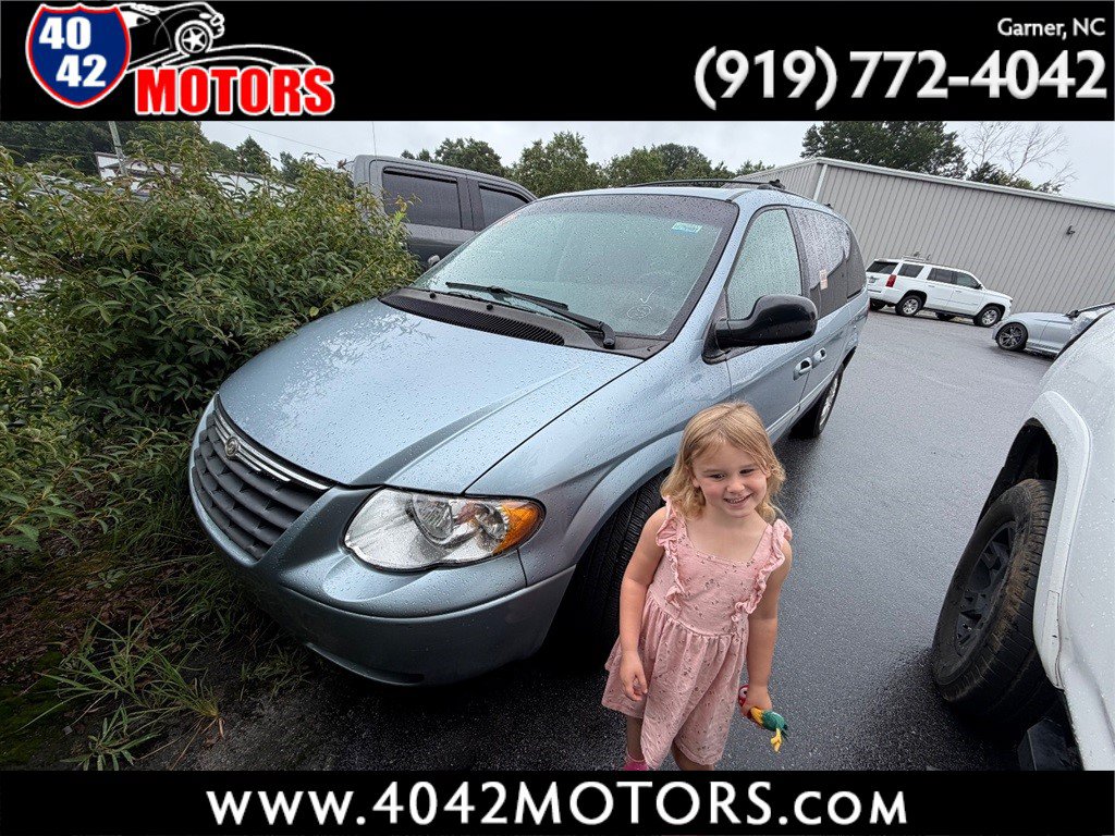 Used 2005 Chrysler Town & Country Touring