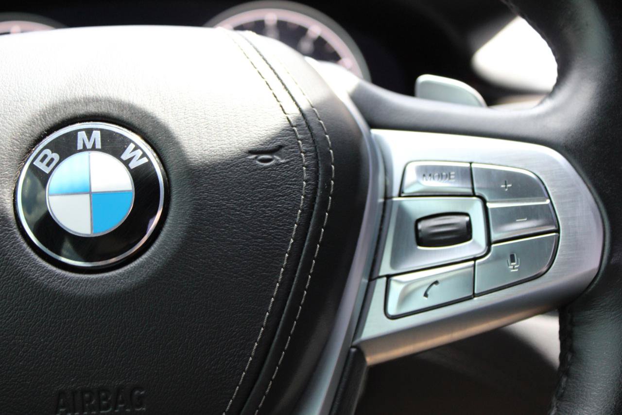 Used 2017 BMW 750i RWD image 19