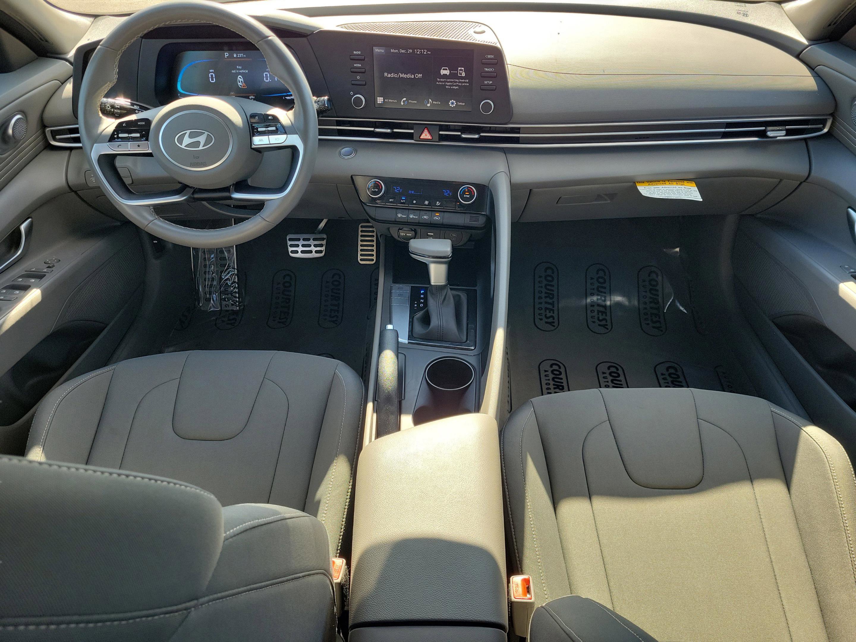 Certified 2025 Hyundai Elantra Sport w/ Cargo Package image 12