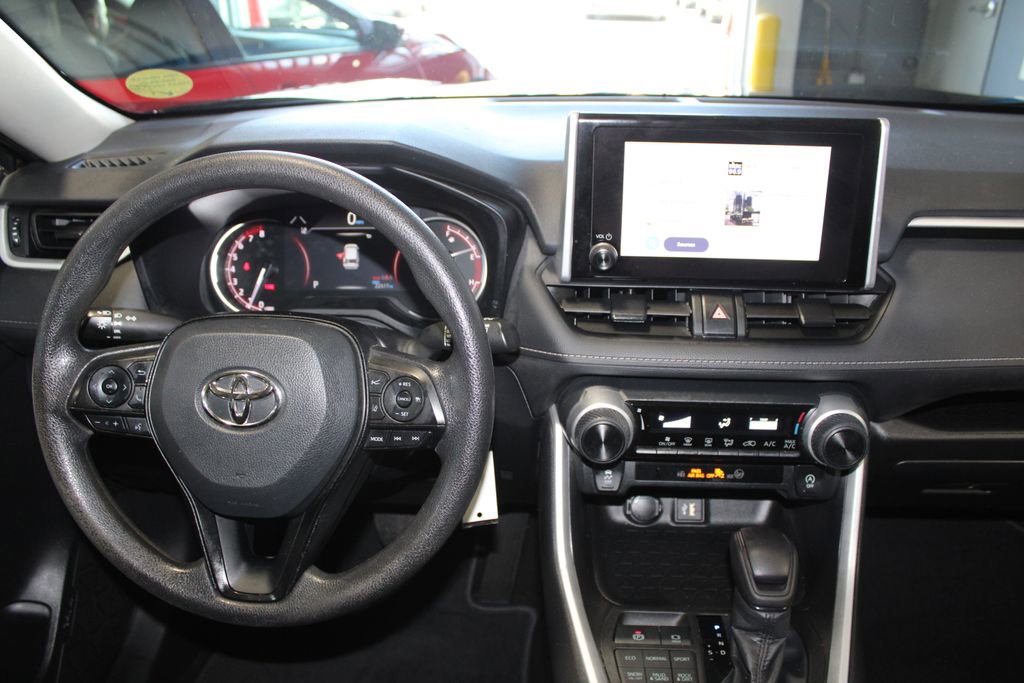 Used 2023 Toyota RAV4 LE AWD/4WD image 21
