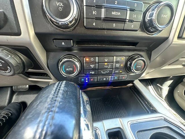 Used 2018 Ford F150 Lariat RWD image 14