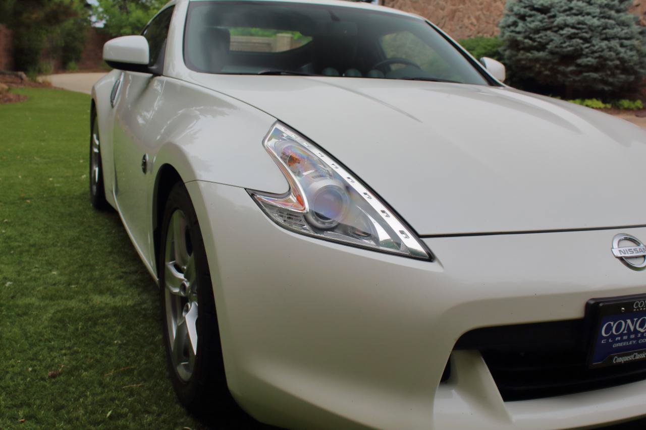 Used 2009 Nissan 370Z Touring RWD image 15