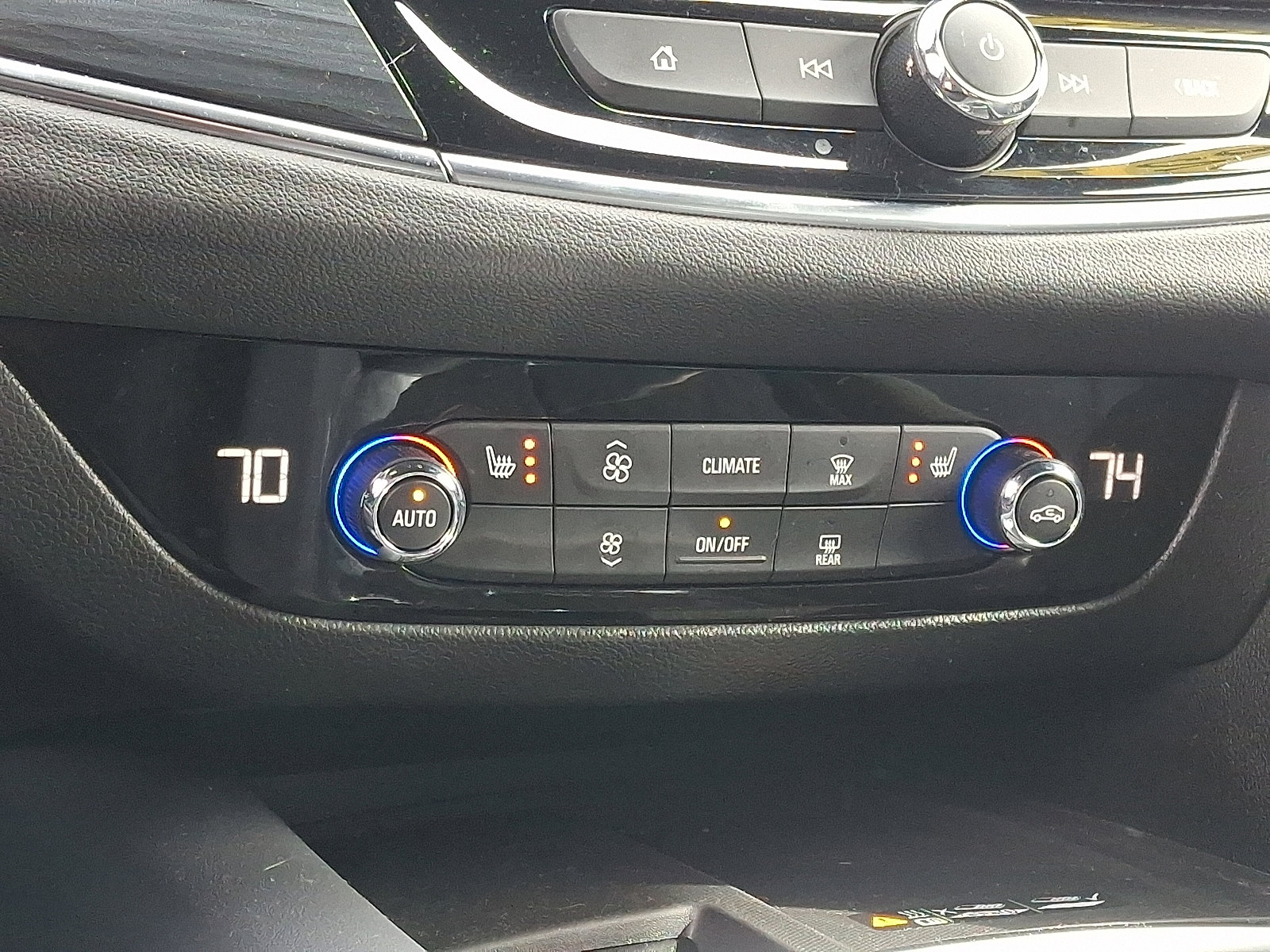 Certified 2023 Buick Enclave Essence w/ Experience Buick Package image 18