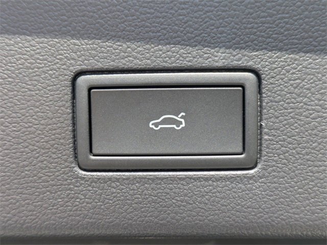 New 2026 Volkswagen Atlas Cross Sport SE image 14