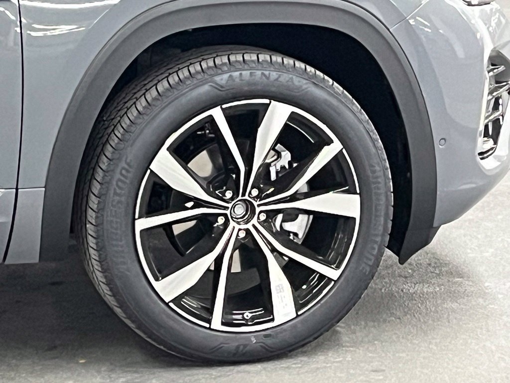 New 2026 Volkswagen Atlas Cross Sport SEL Premium R-Line AWD/4WD image 40