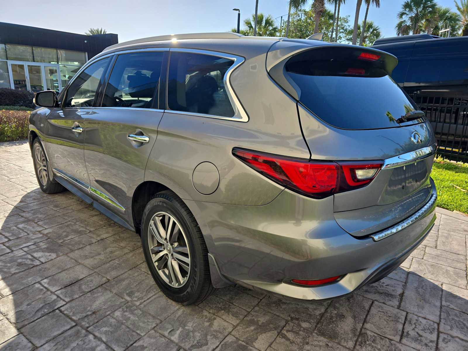 Used 2020 INFINITI QX60 Luxe FWD image 5