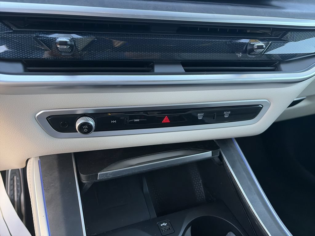 Used 2025 BMW X5 sDrive40i w/ M Sport Package RWD image 25