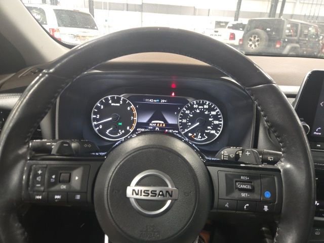 Used 2021 Nissan Rogue SV w/ Premium Package image 17