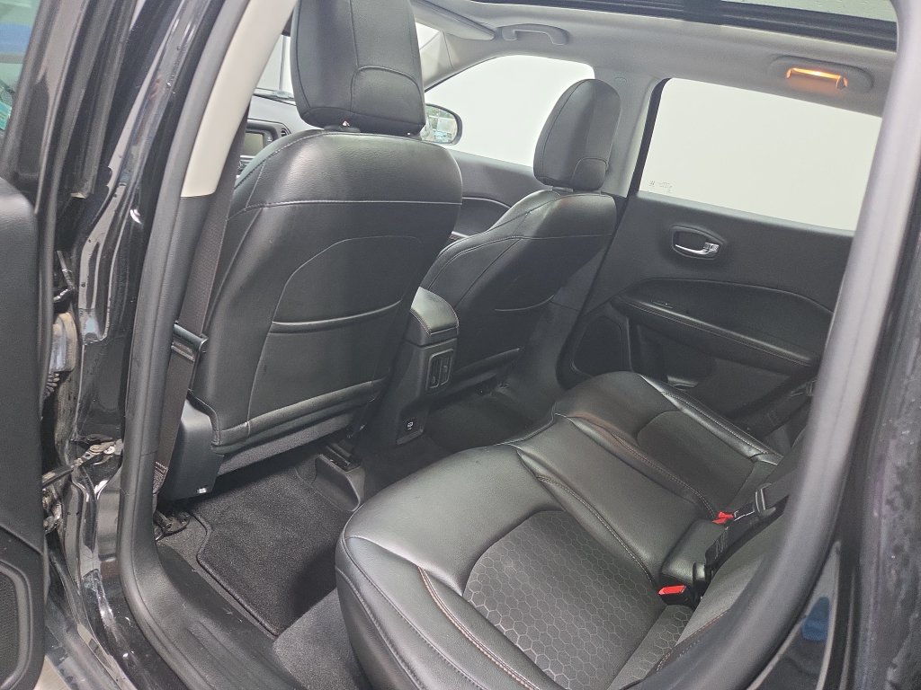 Used 2018 Jeep Compass Latitude AWD/4WD image 27