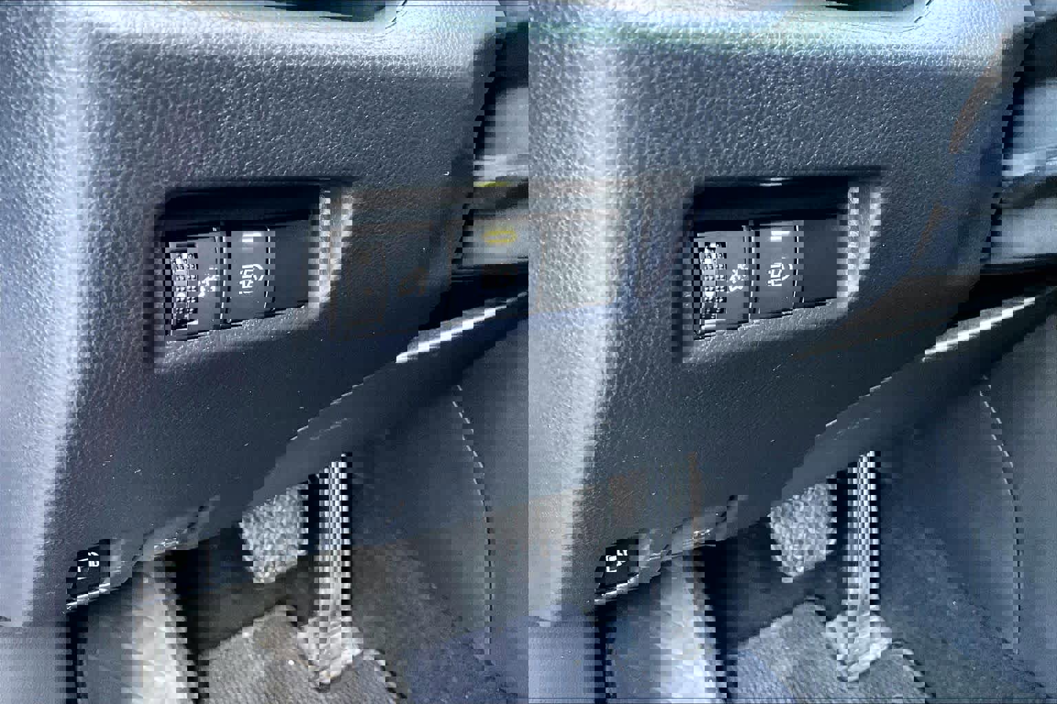 Used 2023 Toyota RAV4 XLE image 32