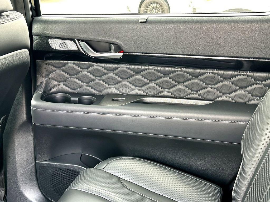 Used 2021 Hyundai Palisade Calligraphy image 23