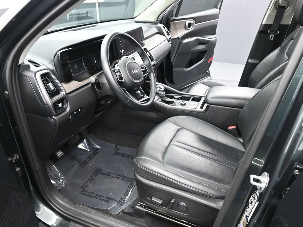 Used 2023 Kia Sorento S w/ Panoramic Sunroof Package image 15