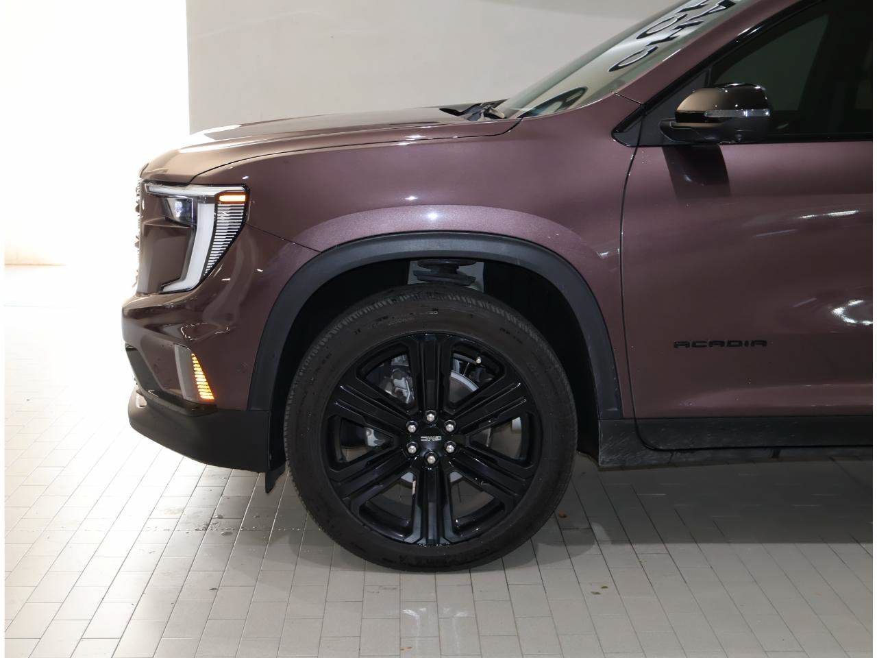 Used 2025 GMC Acadia Elevation w/ Super Cruise Package AWD/4WD image 4