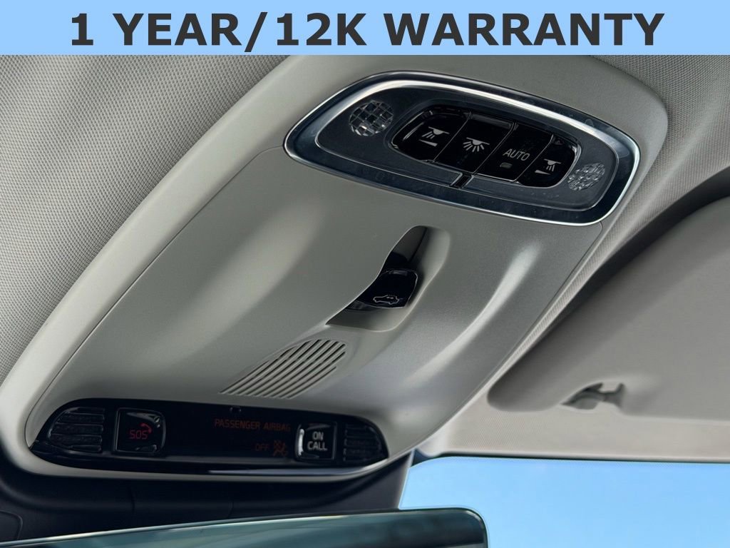 Used 2021 Volvo V60 T5 Cross Country image 36