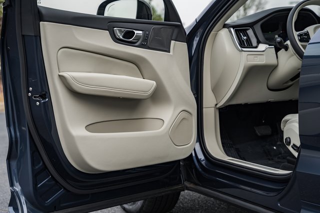 New 2026 Volvo XC60 B5 Ultra w/ Protection Package Premier image 37