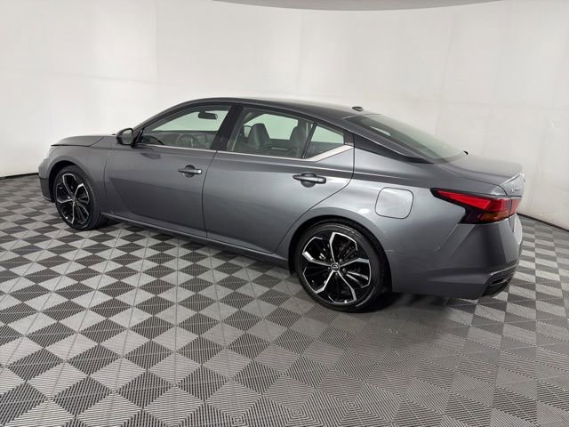 Used 2024 Nissan Altima 2.5 SR FWD image 17