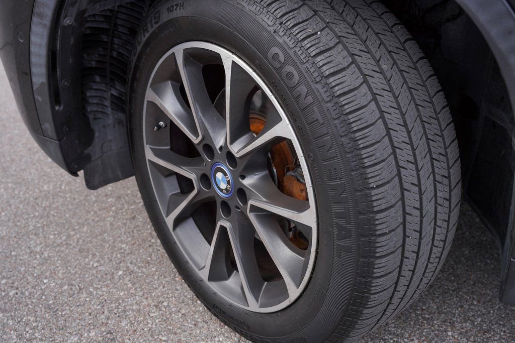 Used 2018 BMW X5 xDrive40e w/ Executive Package image 3