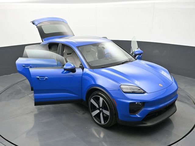New 2026 Porsche Macan Electric RWD image 33