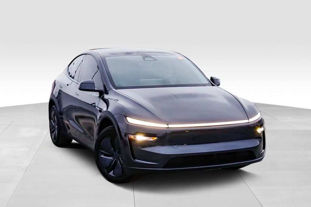 Used 2026 Tesla Model Y Long Range RWD image 2