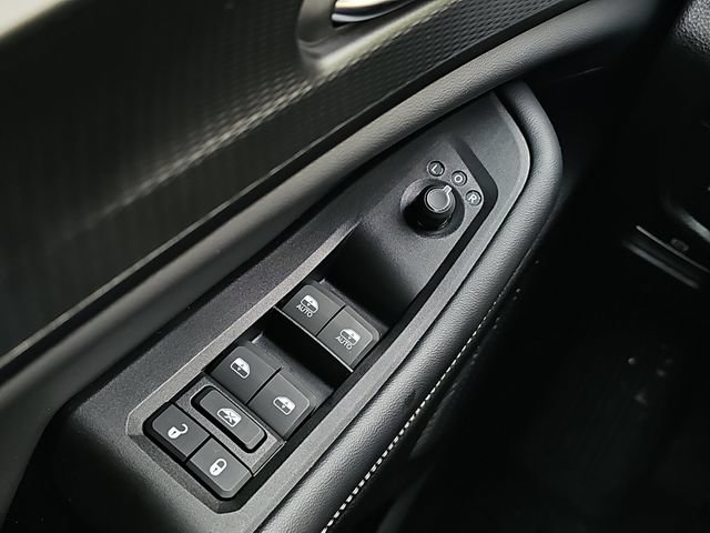 Used 2025 Jeep Grand Cherokee Altitude AWD/4WD image 13