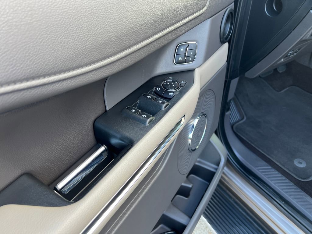 Used 2019 Ford Expedition XLT w/ Equipment Group 202A RWD image 12