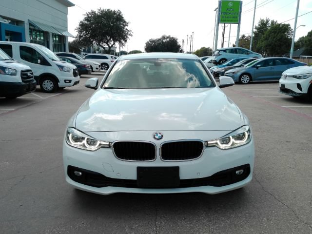 Used 2018 BMW 320i Sedan RWD image 2