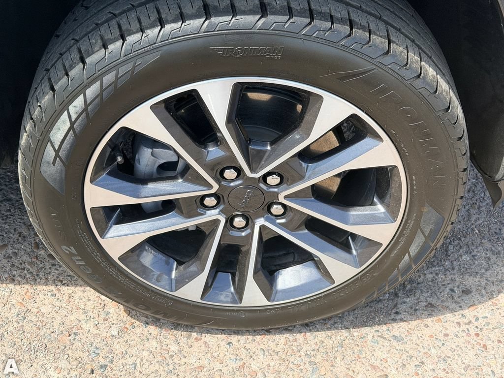 Certified 2024 Jeep Grand Cherokee Overland w/ Luxury Tech Group IV AWD/4WD image 10