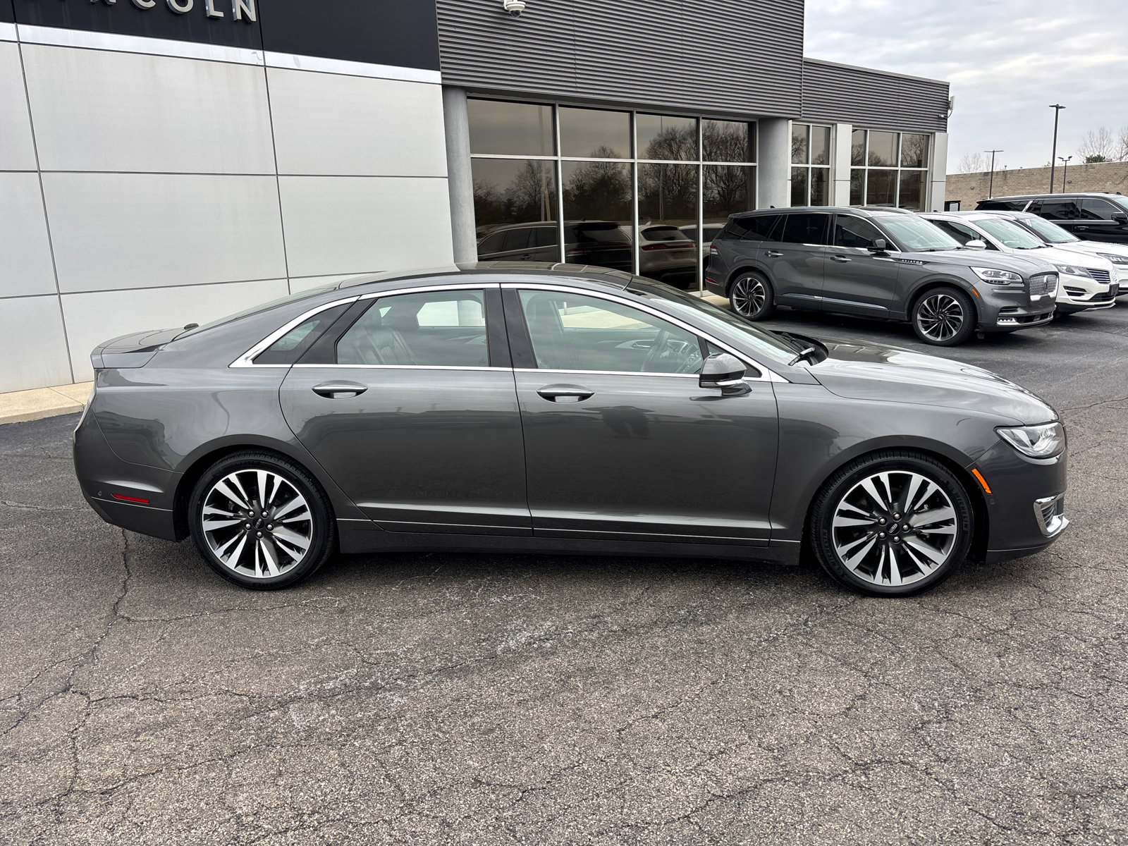 Used 2019 Lincoln MKZ Reserve image 8