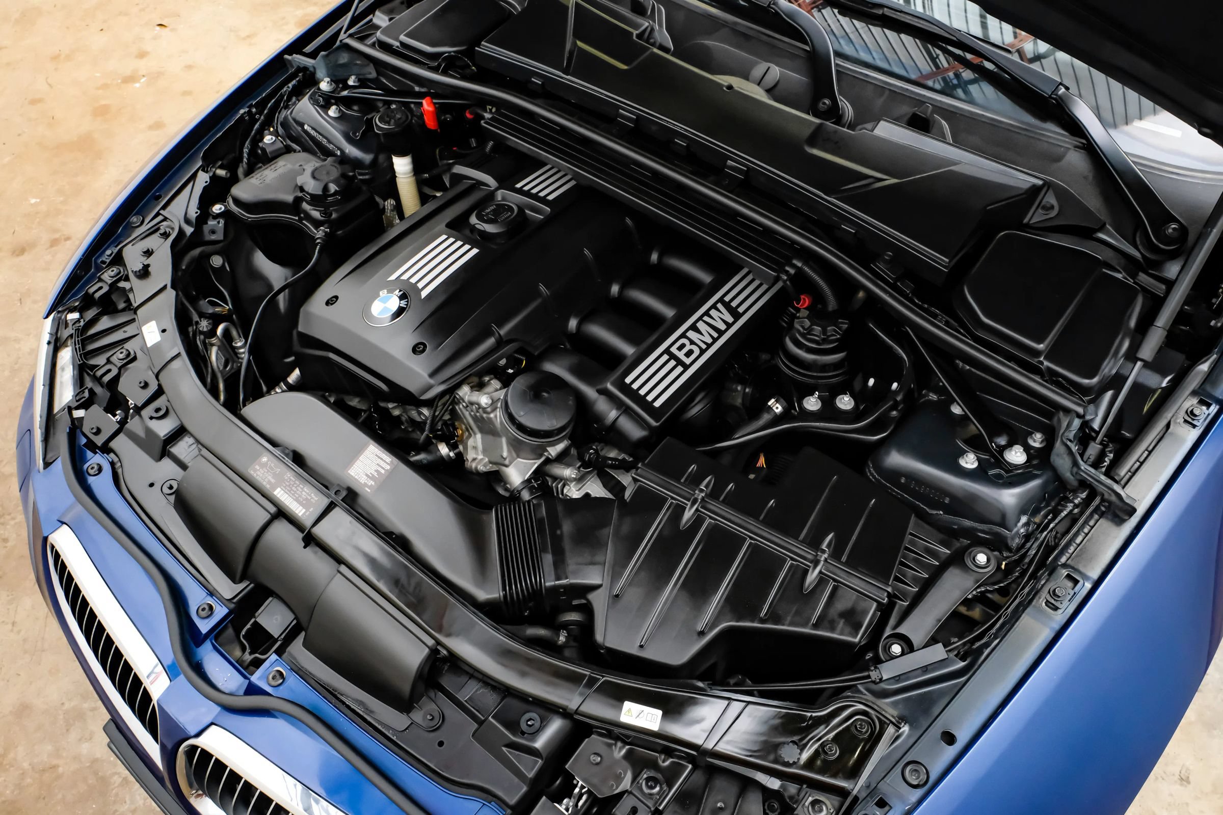Used 2012 BMW 328i Convertible w/ M Sport Pkg RWD image 31